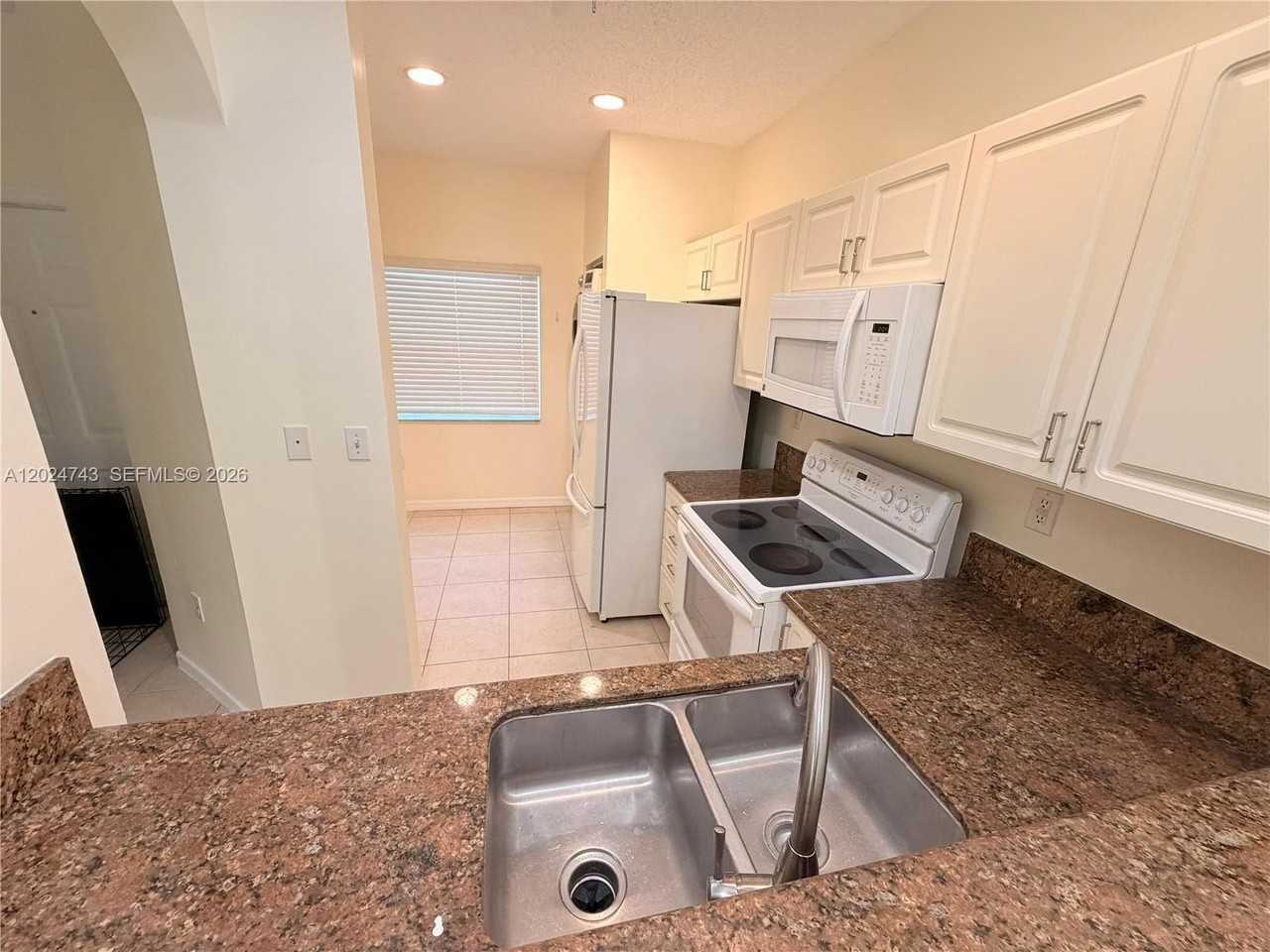 2232 Se 26th Ln #2232-1 - Photo 7 of 21