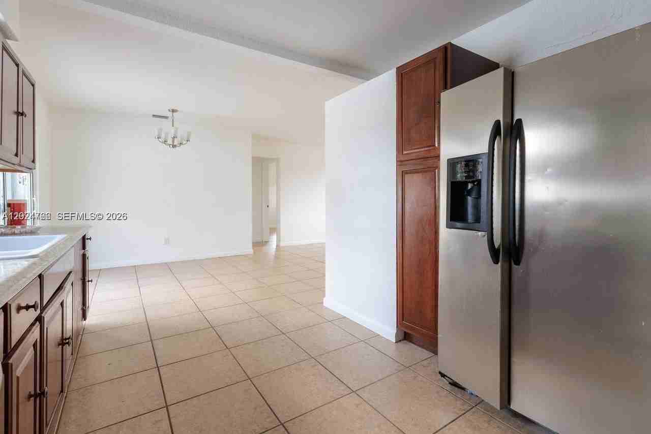 1301 Ne 153rd St #1301 - Photo 6 of 17