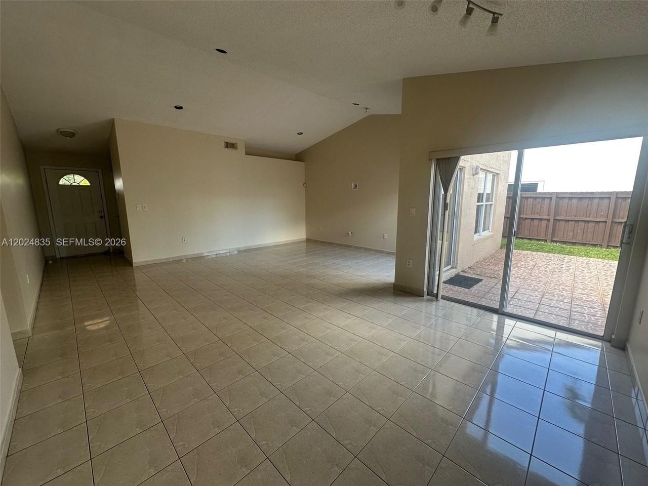 16280 Sw 77th Ter - Photo 3 of 19