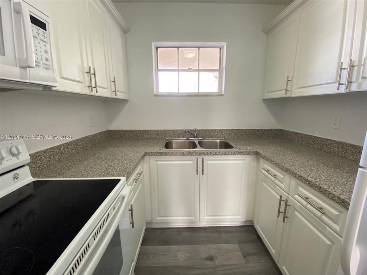 2460 Taylor St #1C - Photo 5 of 35