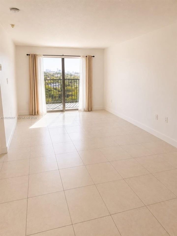 1975 Normandy Dr #406 - Photo 3 of 7
