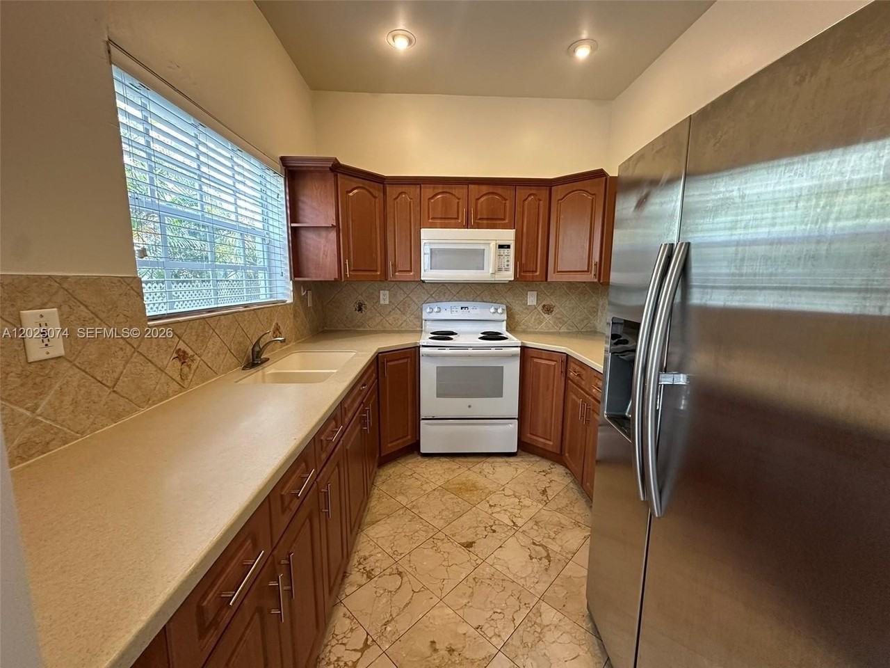 2328 Sw 17th St #1 - Photo 3 of 15