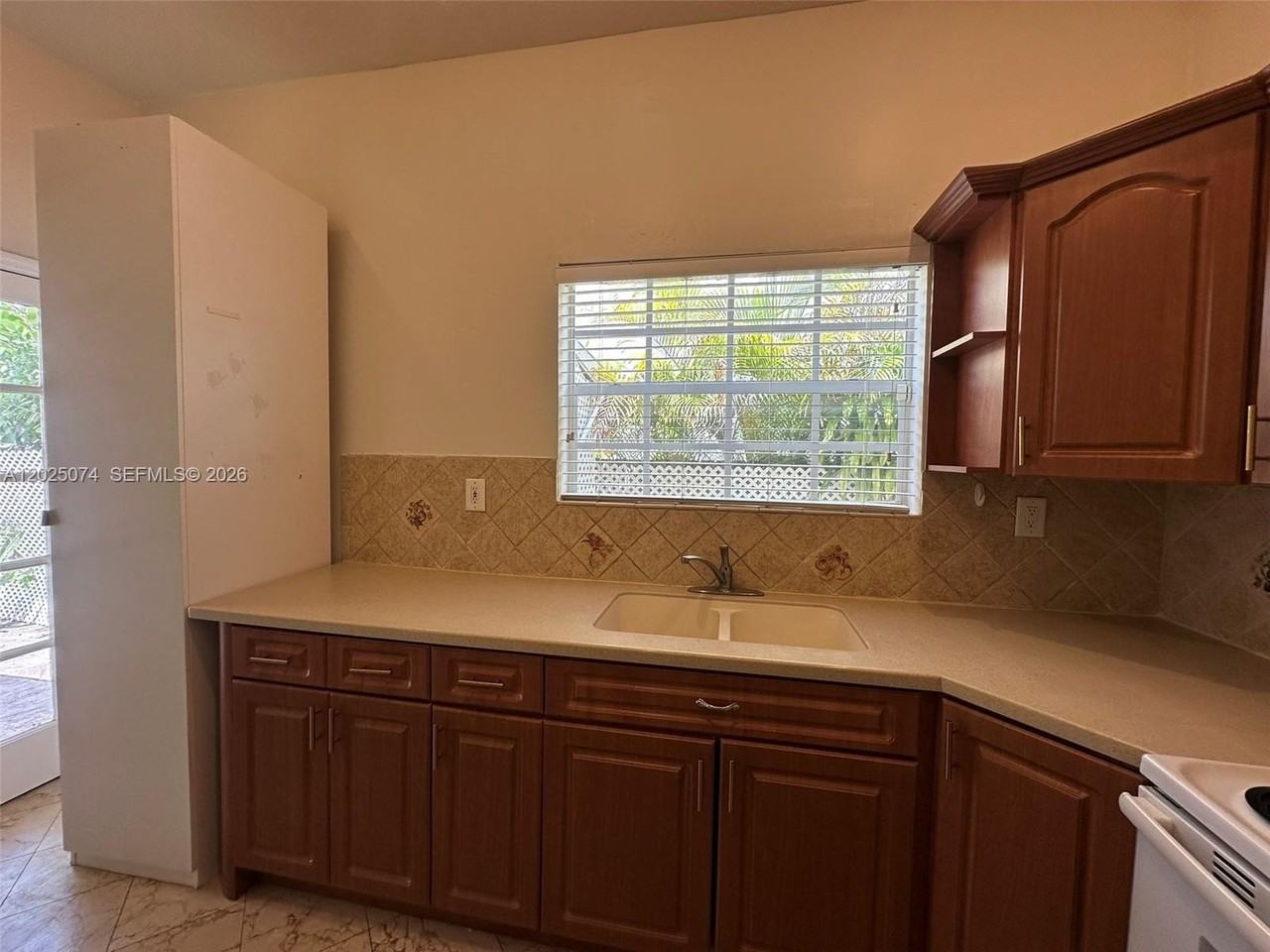 2328 Sw 17th St #1 - Photo 5 of 15