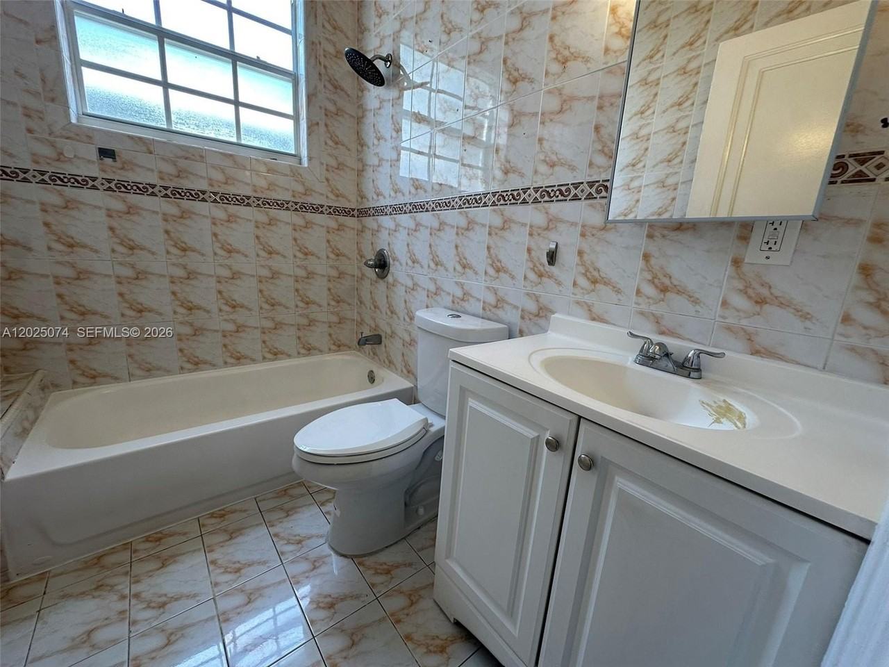2328 Sw 17th St #1 - Photo 6 of 15