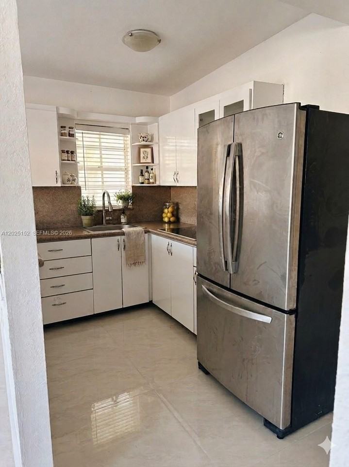 5782 Sw 16th St #1 - Photo 4 of 6