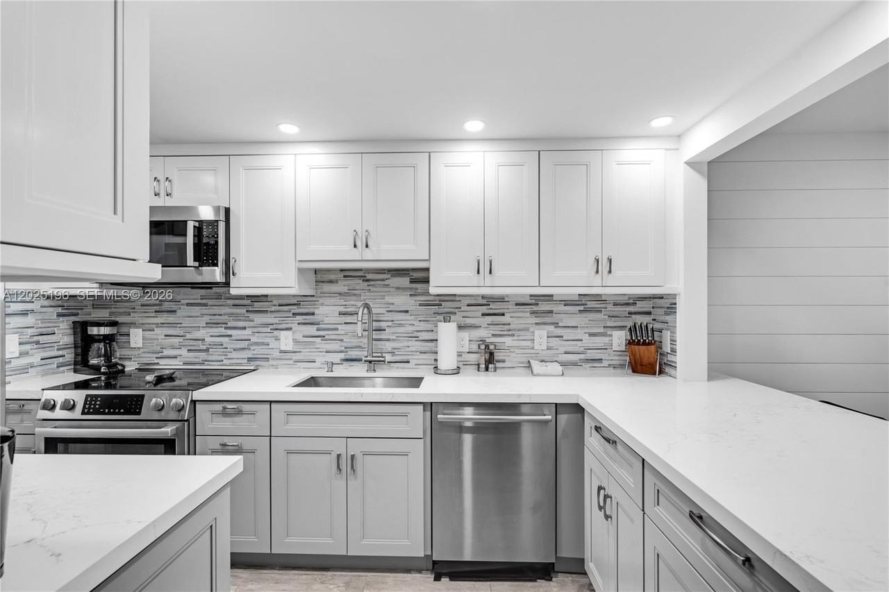 4502 N Federal Hwy #167H - Photo 5 of 27