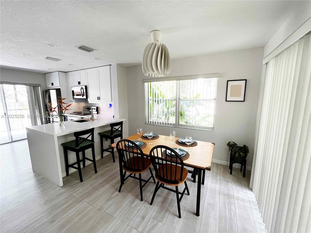 9832 Nw 9th Ct - Photo 6 of 32