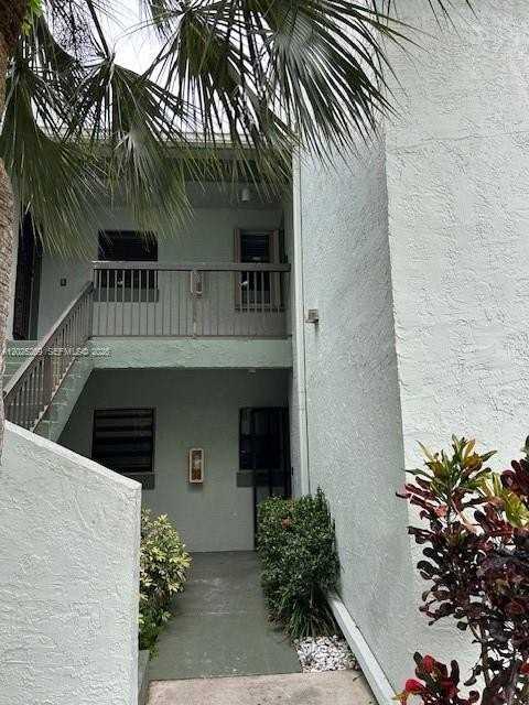 3987 Carambola Cir N #2923