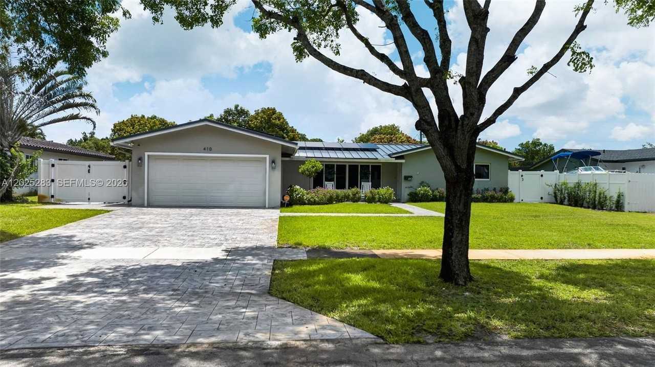 410 Sw 55th Ave - Photo 3 of 46