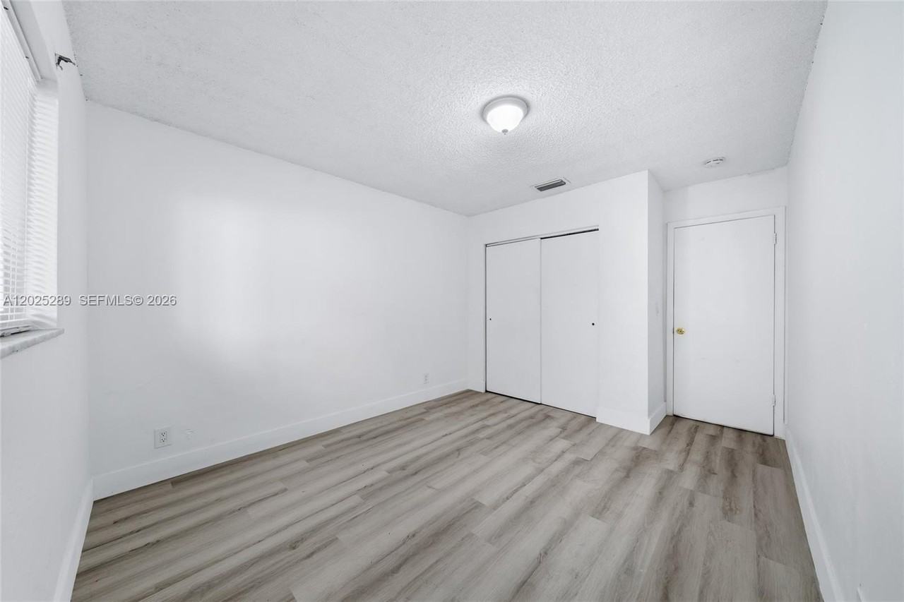 446 Sw 4th Ave #2 - Photo 6 of 13