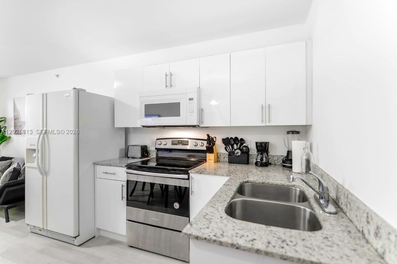 1029 Nw 3rd St #301 - Photo 6 of 11