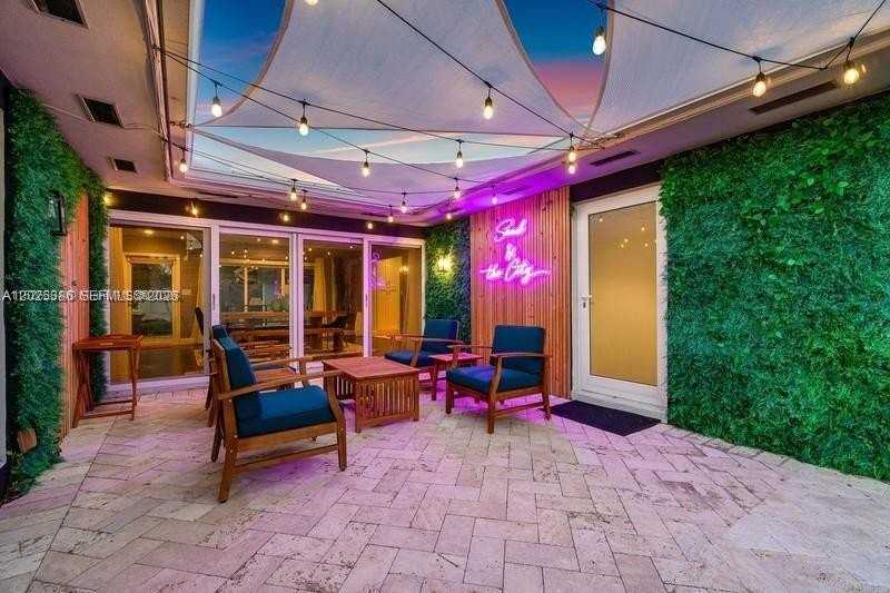 2200 Manatee Dr #2200 - Photo 5 of 16