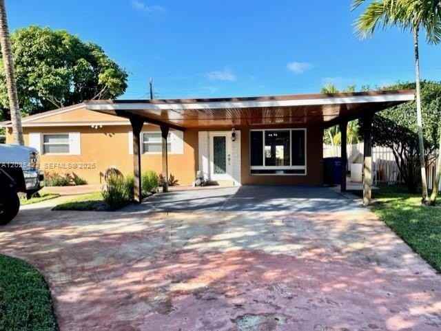 720 N 64th Ave - Photo 2 of 26