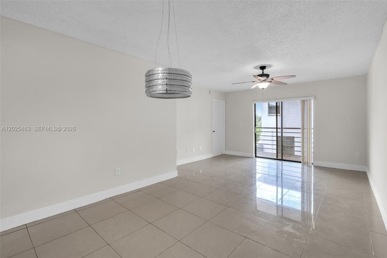 841 Ne 207th Ln #3-201 - Photo 7 of 24