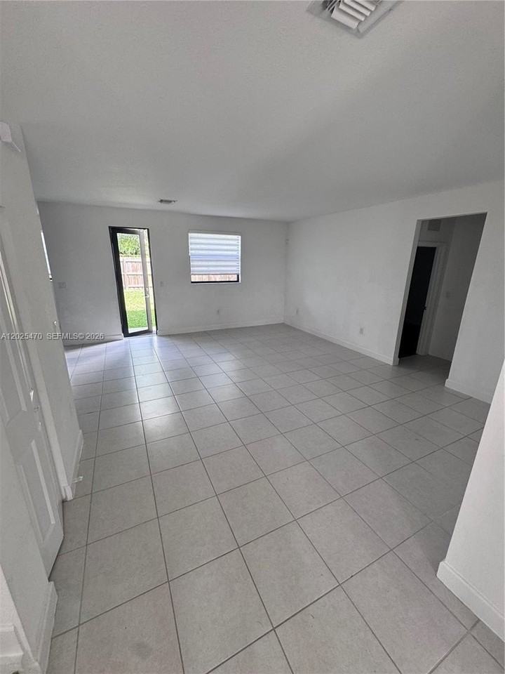 157 Ne 27th Ter #157 - Photo 2 of 23