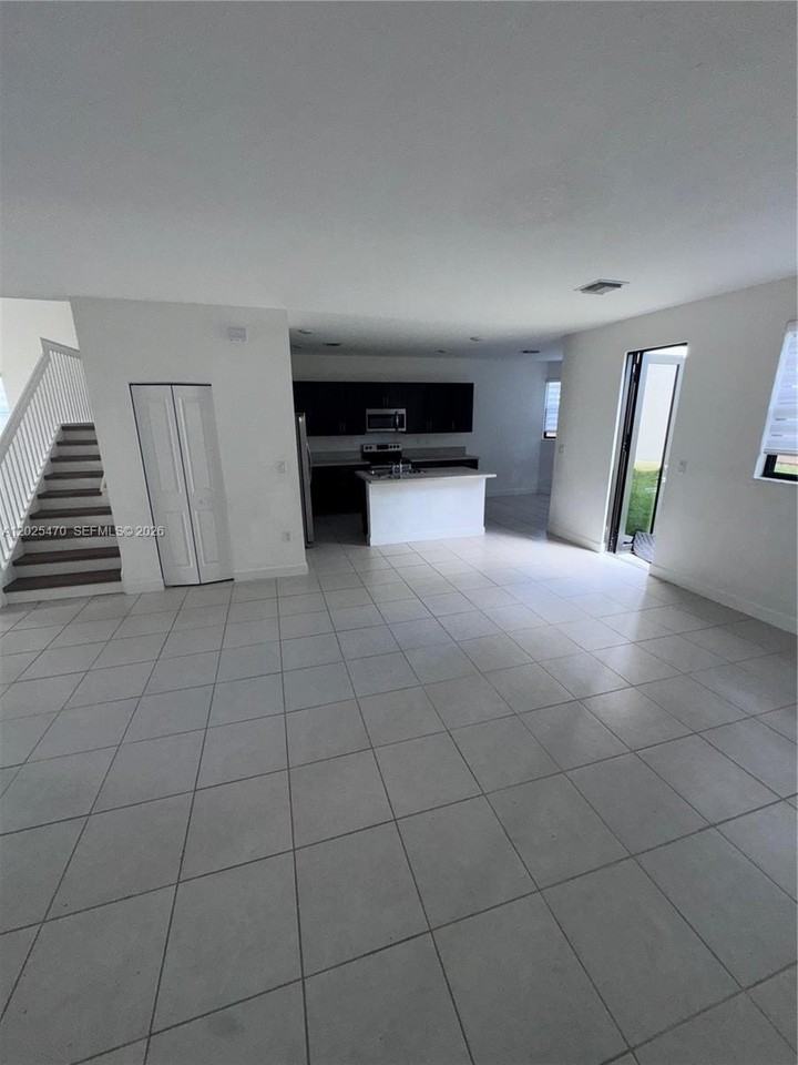 157 Ne 27th Ter #157 - Photo 3 of 23