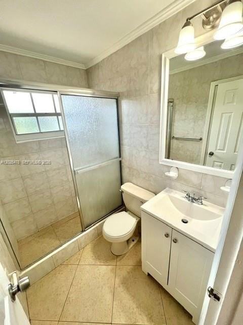 696 Ne 85th St #1 - Photo 7 of 8
