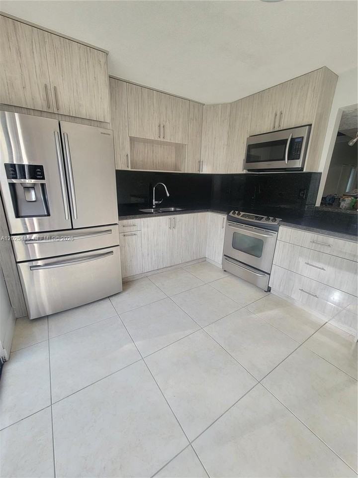 3504 Nw 111th Ave #3504 - Photo 3 of 18