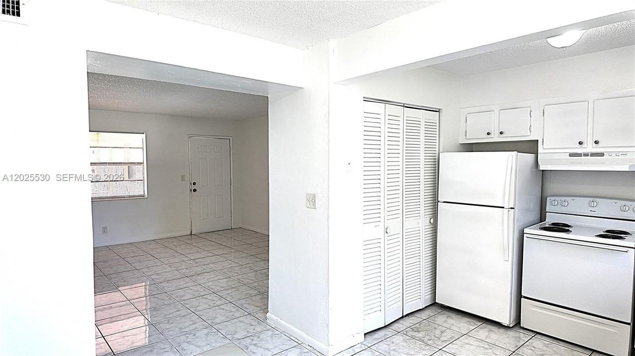 31 Se 2nd Ave #203 - Photo 7 of 12