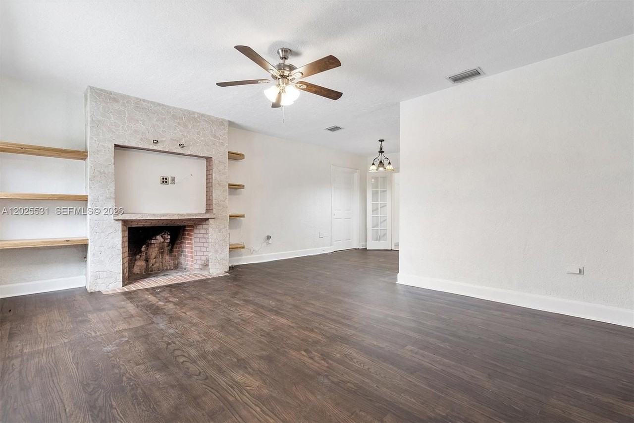 3951 Sw 2nd Ter #3951 - Photo 2 of 21