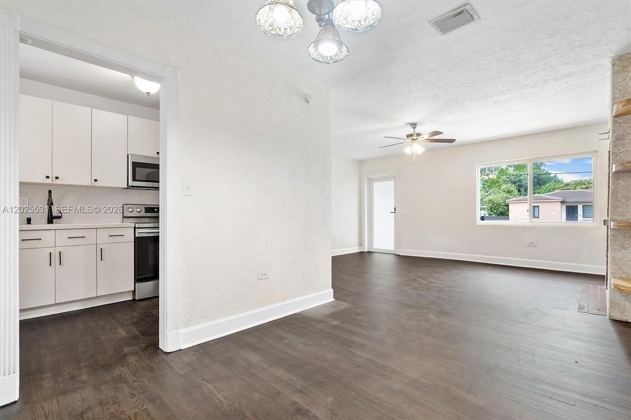 3951 Sw 2nd Ter #3951 - Photo 4 of 21