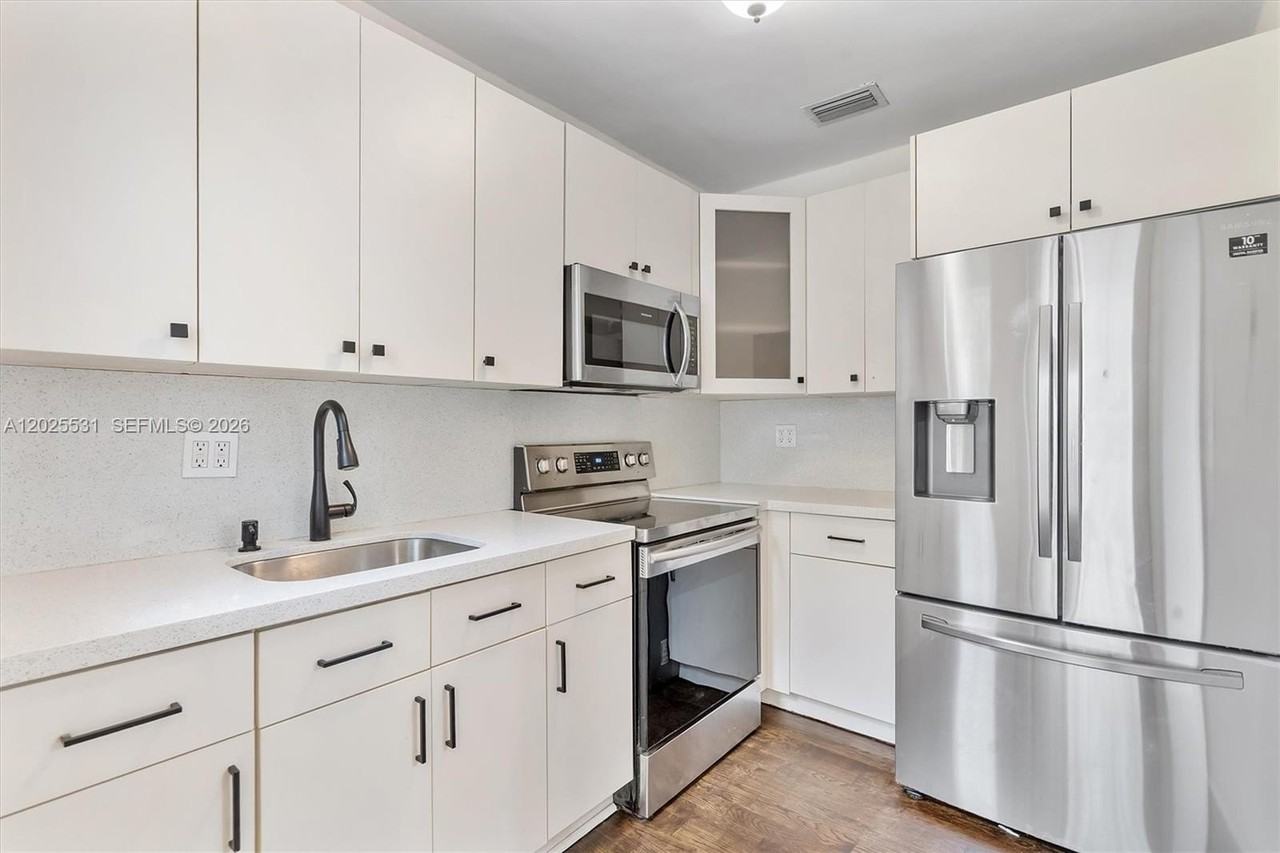 3951 Sw 2nd Ter #3951 - Photo 5 of 21