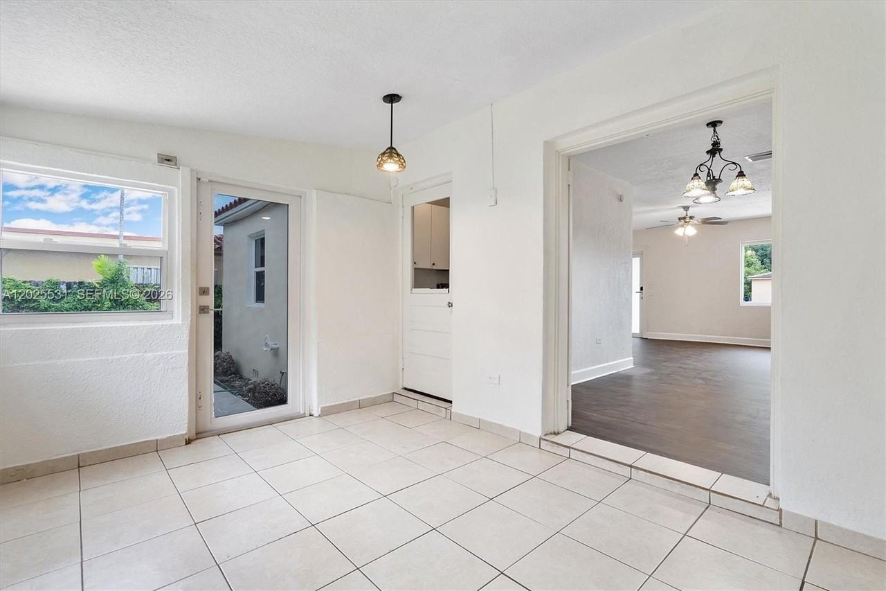 3951 Sw 2nd Ter #3951 - Photo 6 of 21