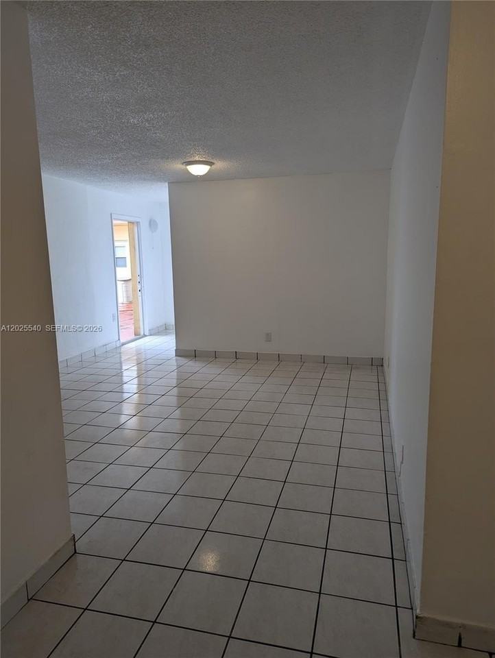 1830 Sheridan St #101 - Photo 4 of 12