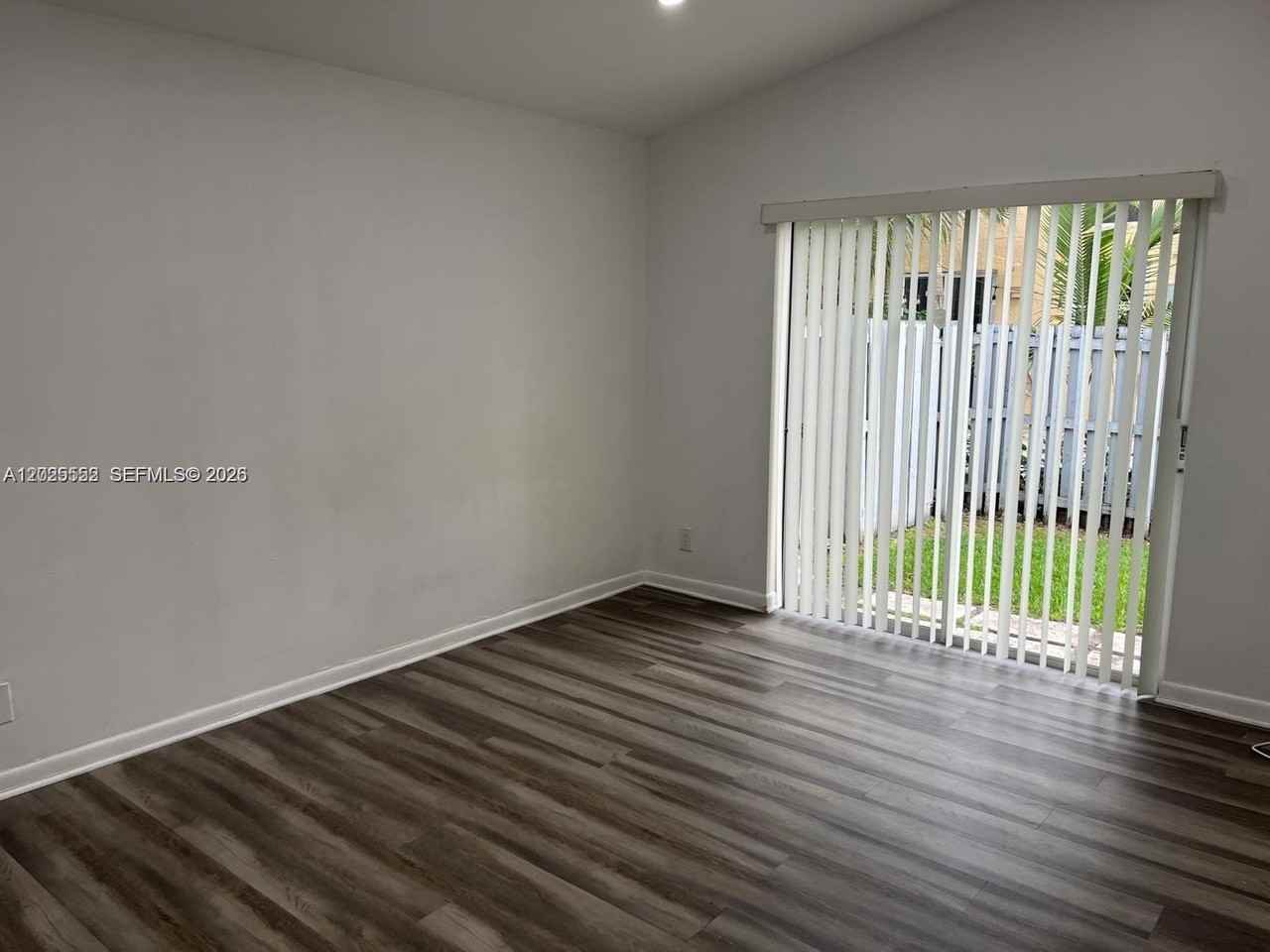 1294 Seagrape Cir - Photo 4 of 16