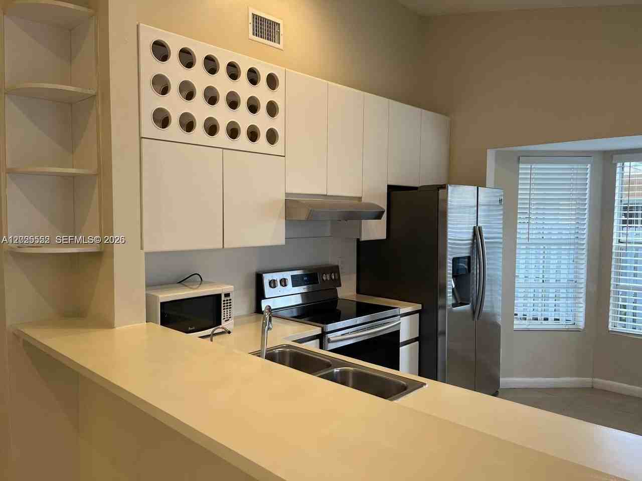 1294 Seagrape Cir - Photo 5 of 16