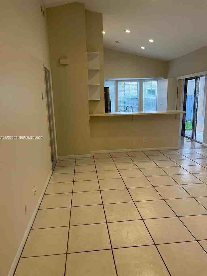 1294 Seagrape Cir - Photo 6 of 16