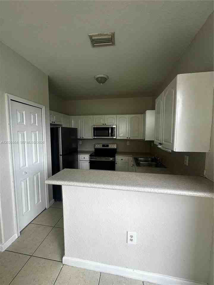 2718 Se 15th Pl #147 - Photo 3 of 22