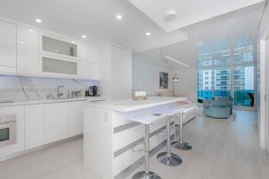 featured image of 2301 Collins Ave #811