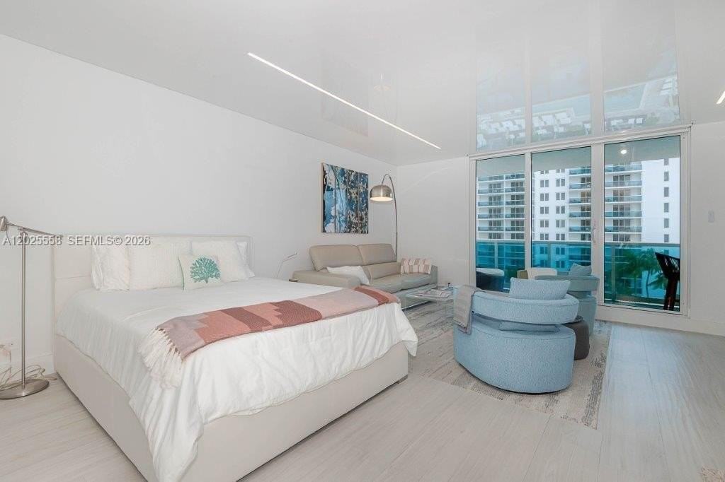 2301 Collins Ave #811 - Photo 5 of 27