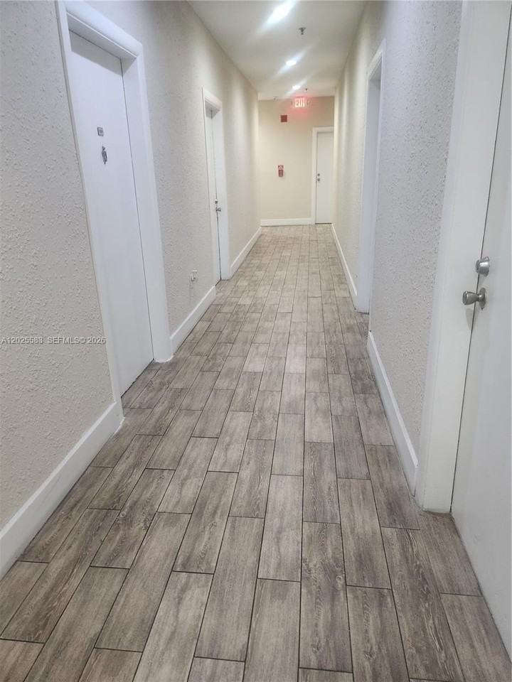 2700 Collins Ave #302 - Photo 7 of 9