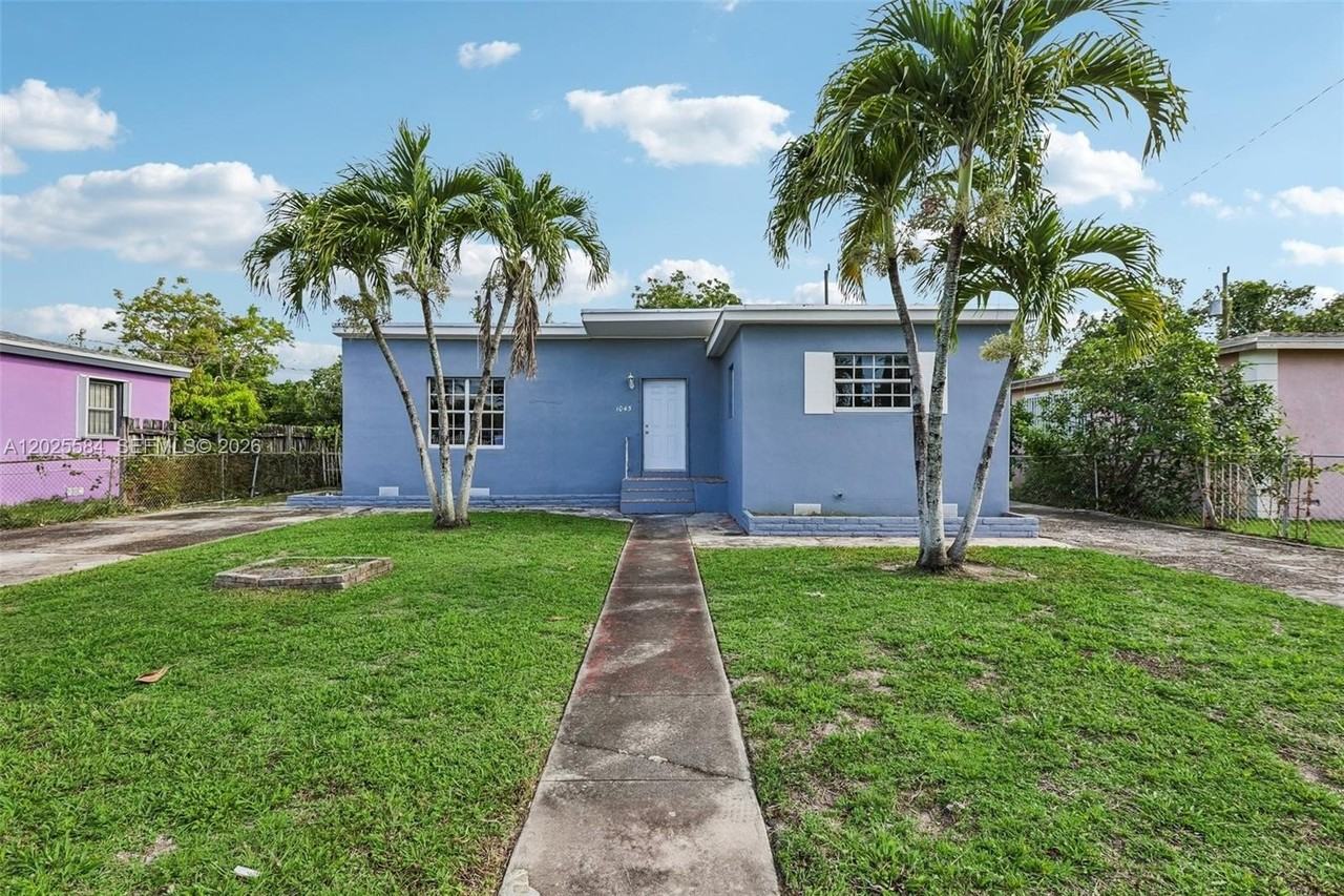 1045 Nw 115th St - Photo 4 of 42