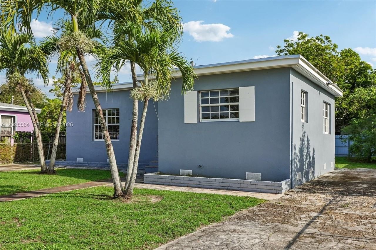 1045 Nw 115th St - Photo 6 of 42