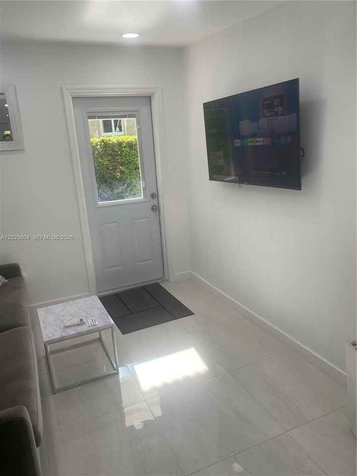 1710 Michigan Ave - Photo 2 of 26