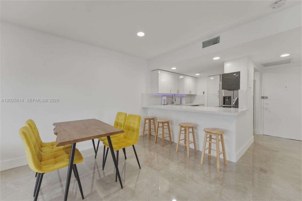 3702 Ne 171st St #17 - Photo 5 of 25