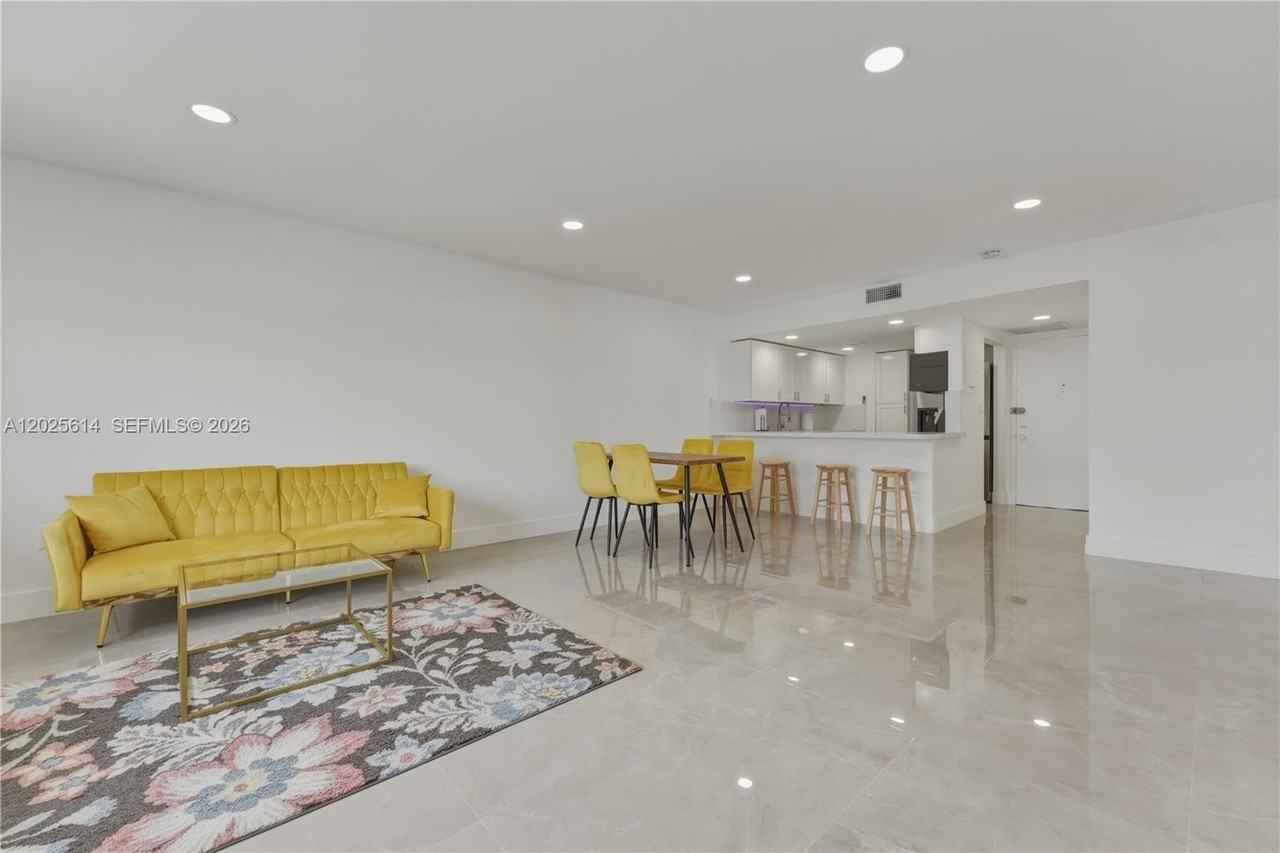 3702 Ne 171st St #17 - Photo 7 of 25