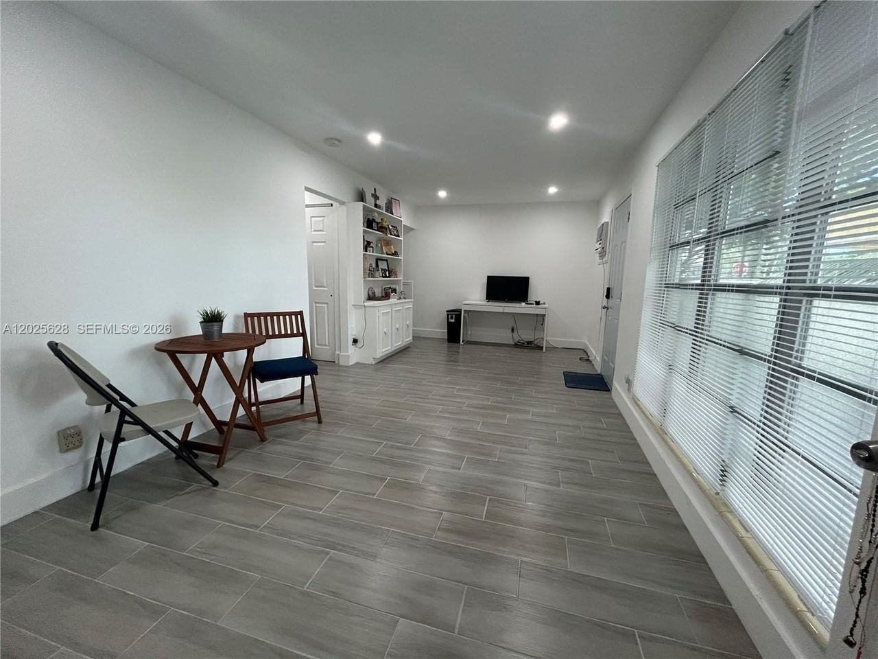 1019 Ne 17th Ter #4 - Photo 2 of 17