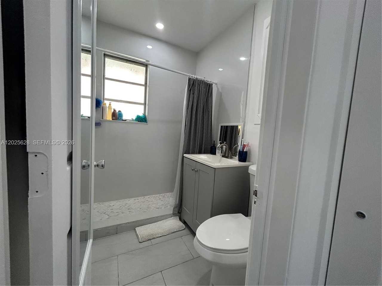 1019 Ne 17th Ter #4 - Photo 7 of 17