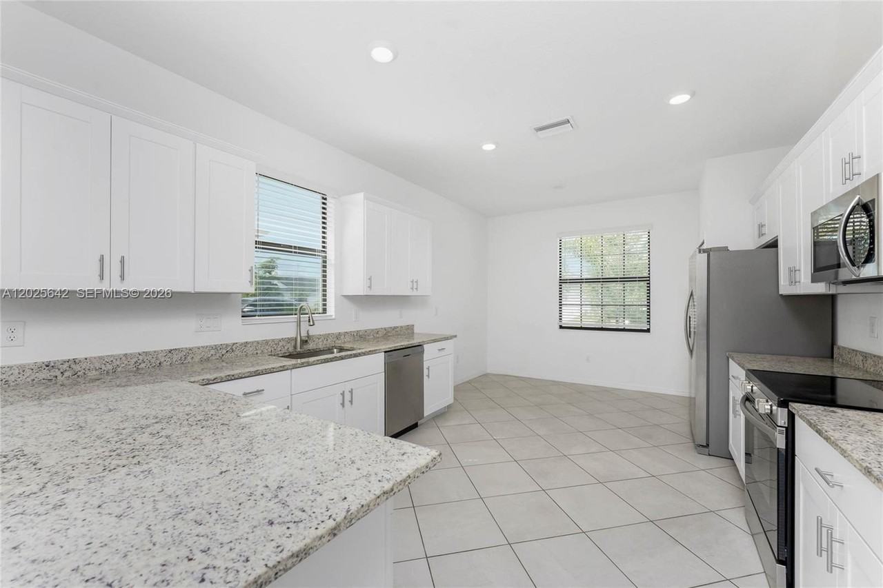 16851 Cayo Key Dr - Photo 6 of 23