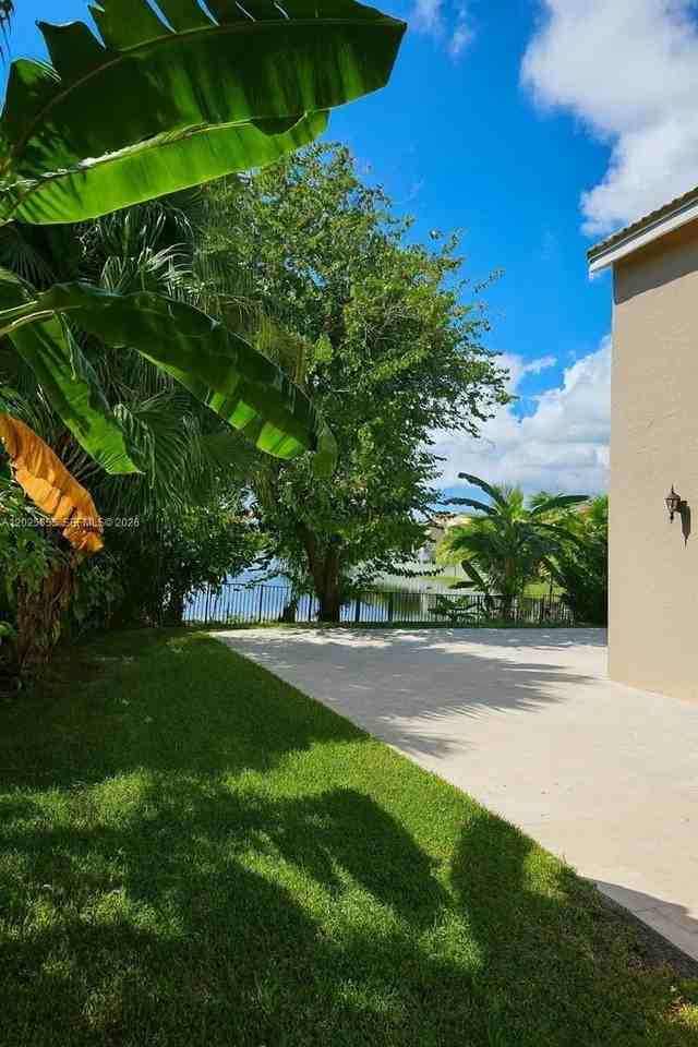 2950 Sw 163rd Ave #0 - Photo 7 of 29