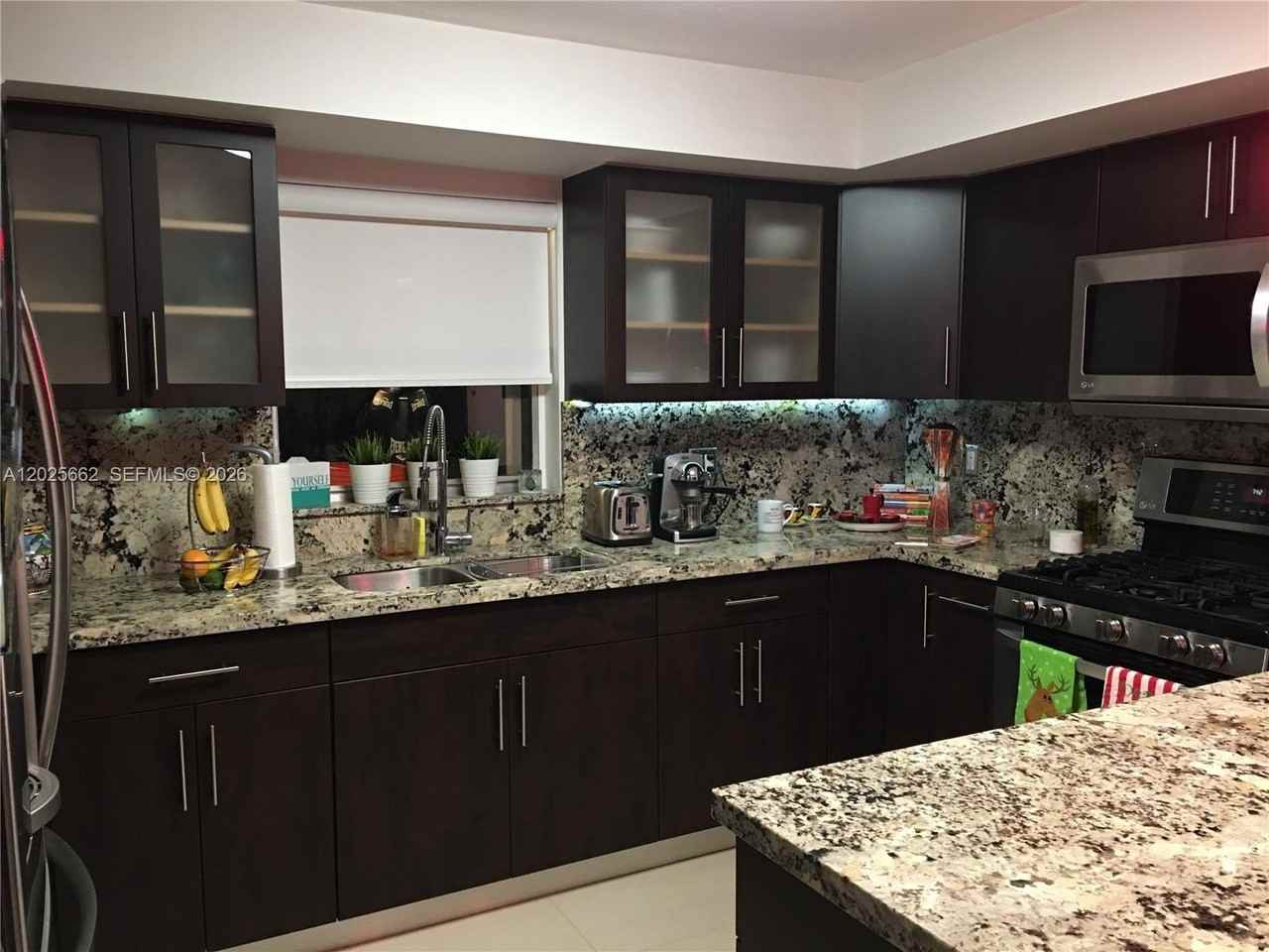 10971 Sw 69th Ter #10971 - Photo 3 of 37