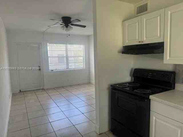 610 5th St #5 - Photo 3 of 6
