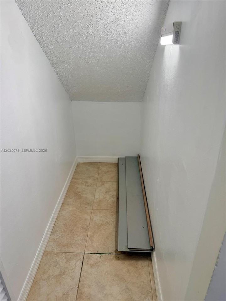 19216 Glenmoor Dr #19216 - Photo 6 of 50