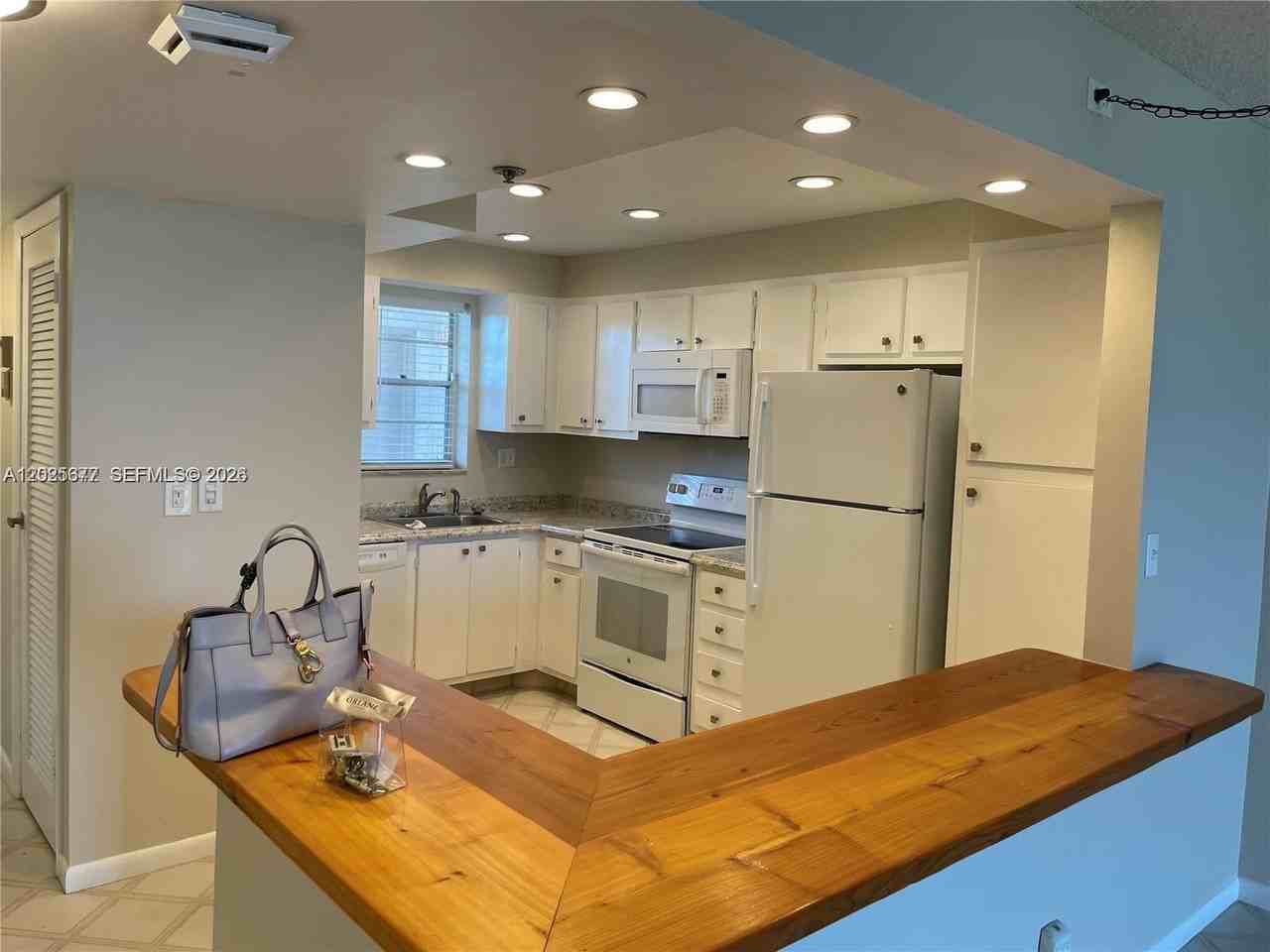 3100 W Rolling Hills Cir #502