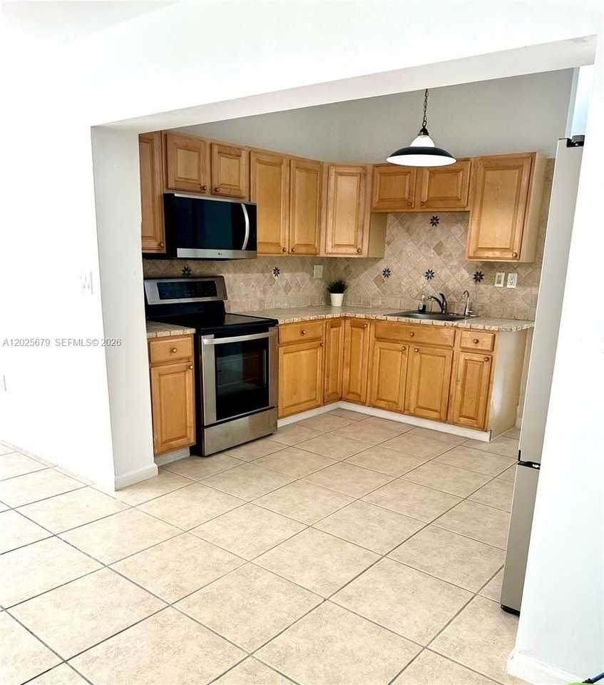 20301 Nw 34th Ave #20301 - Photo 4 of 25
