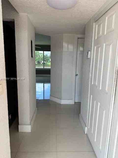 922 Twin Lakes Dr #922 - Photo 5 of 14